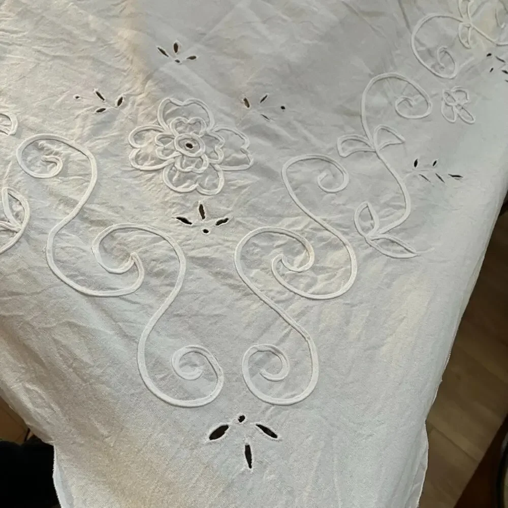 White Raised Floral Tablecloth 67 x 99 in Intricate Cutwork Scalloped Edge